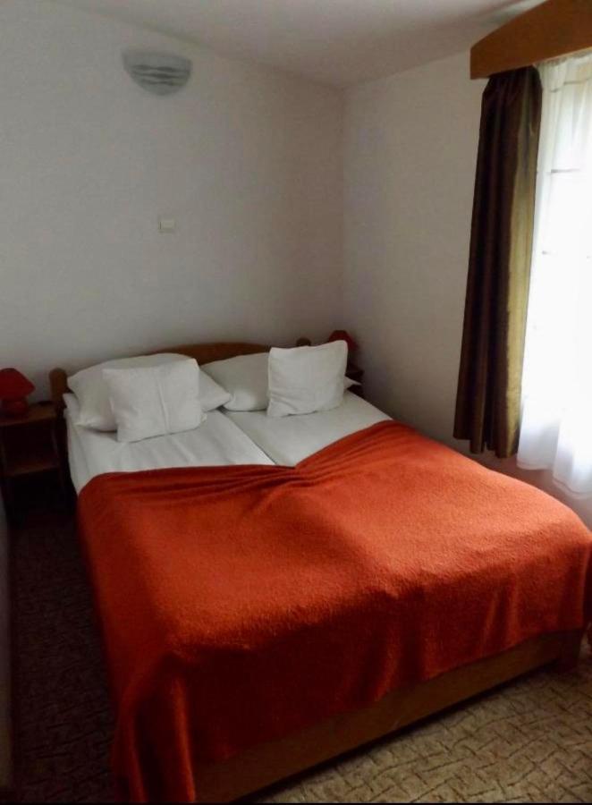 Tulipan Panzio Sfântu Gheorghe Exterior foto