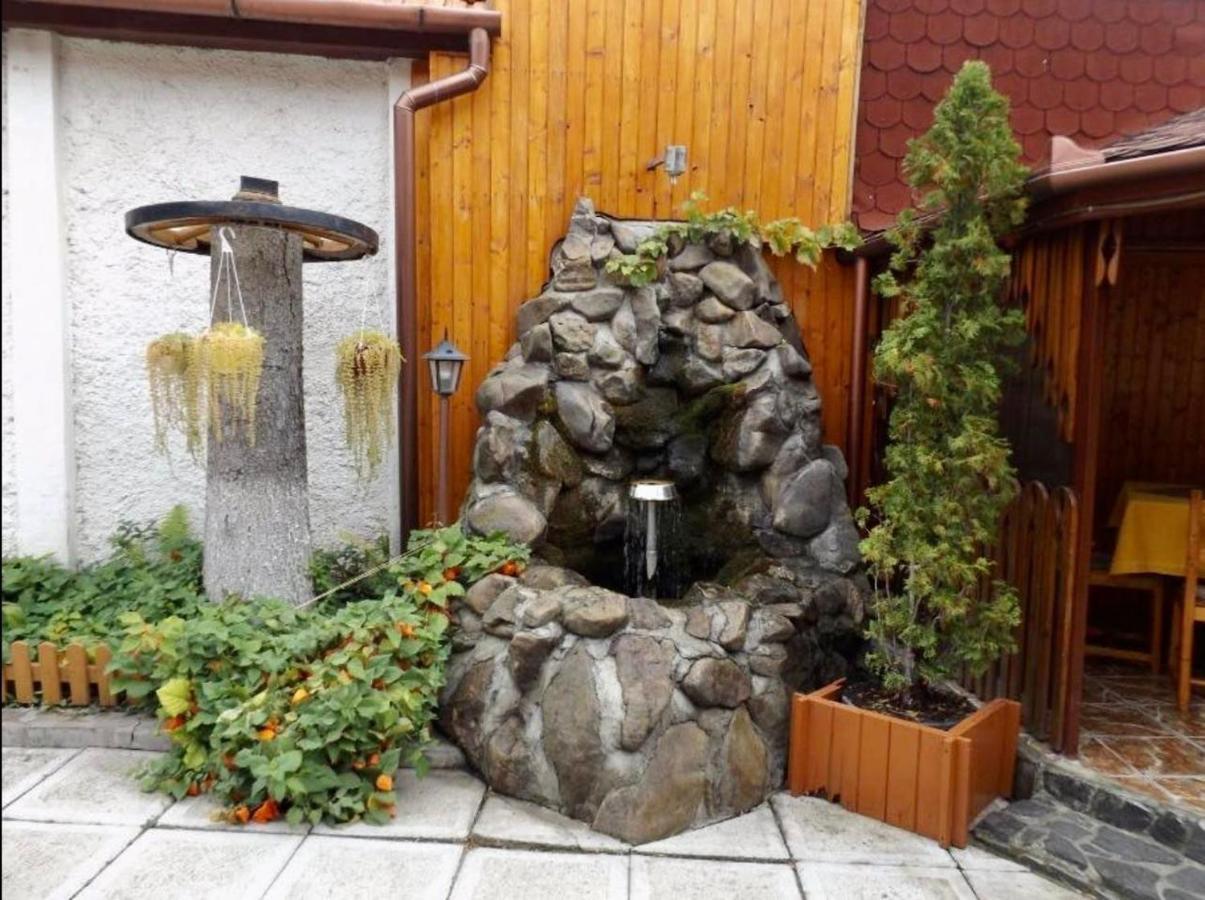 Tulipan Panzio Sfântu Gheorghe Exterior foto